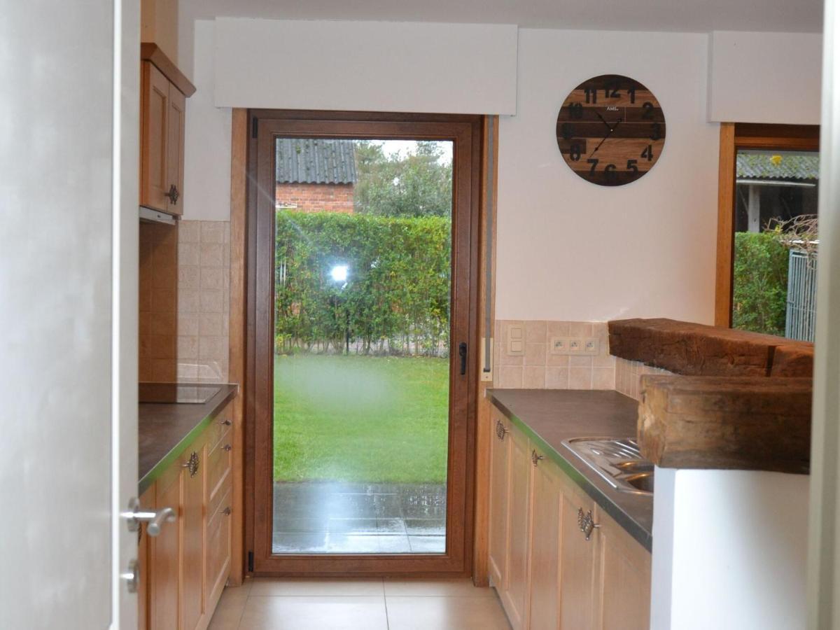 Welcoming Villa In Puivelde With Terrace Garden Barbeque Exterior foto