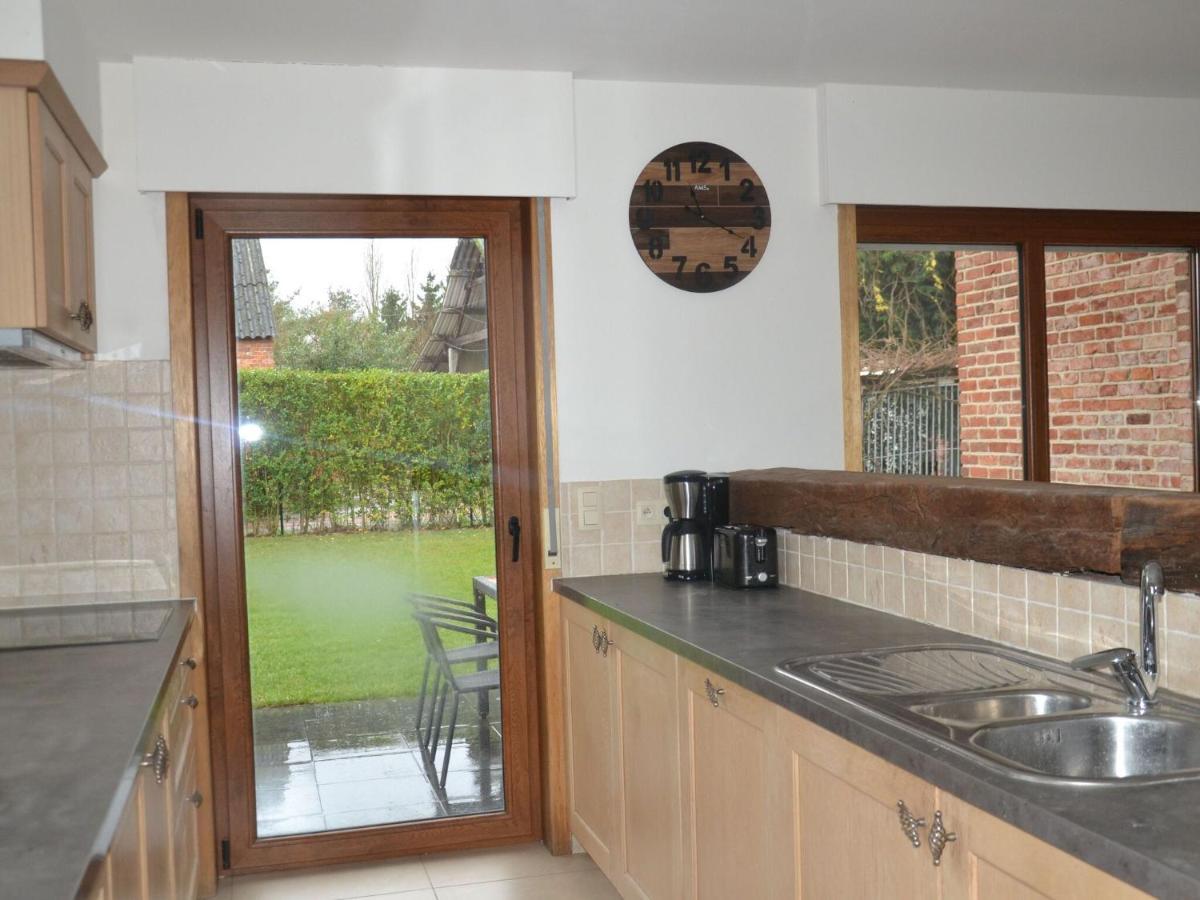 Welcoming Villa In Puivelde With Terrace Garden Barbeque Exterior foto